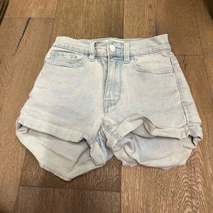 These light blue pacsun jeans are in a size 23 and very comfortable